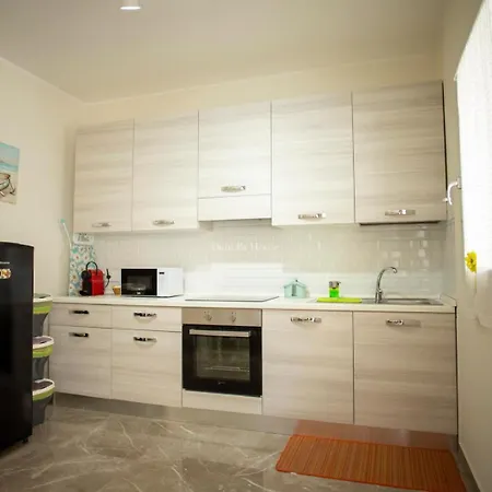 Danipa House Apartment *