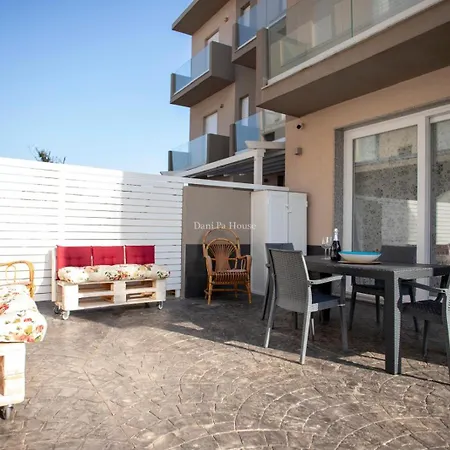 Danipa House Apartment *